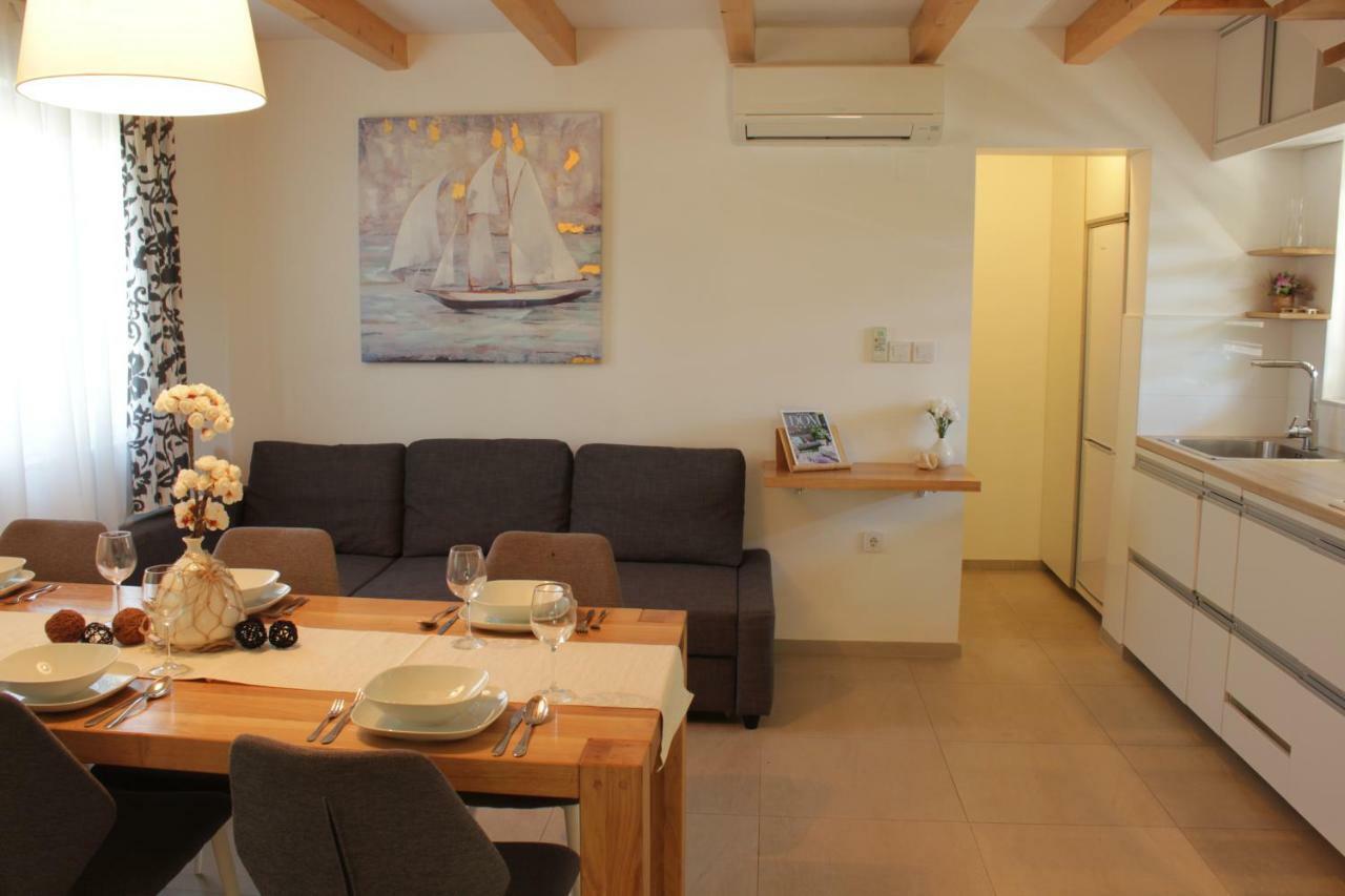 Holiday Home Liberta Krnica Exteriér fotografie
